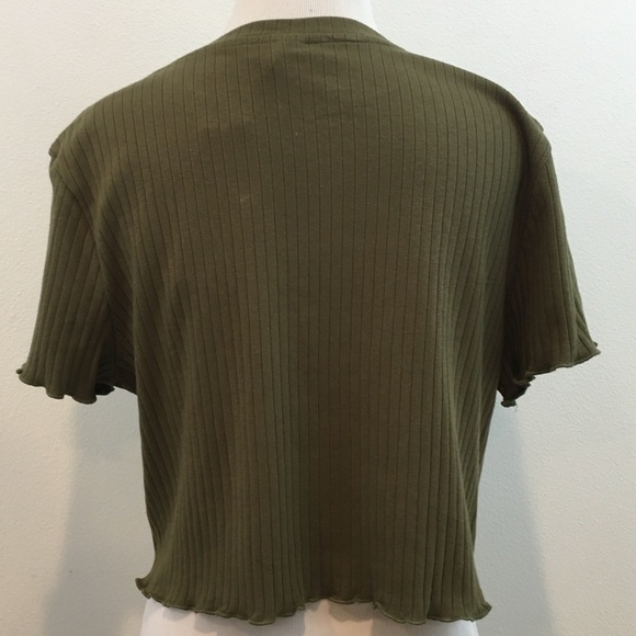 Cropped Wide Ribbed Lettuce Edges Top - Picture 8 of 8